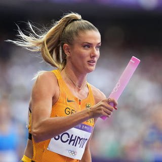 Olympia, Paris 2024, Leichtathletik, Stade de France, Vorkampf, 4 x 400 m, Mixed, Vorläufe, Alica Schmidt aus Deutschland in Aktion.