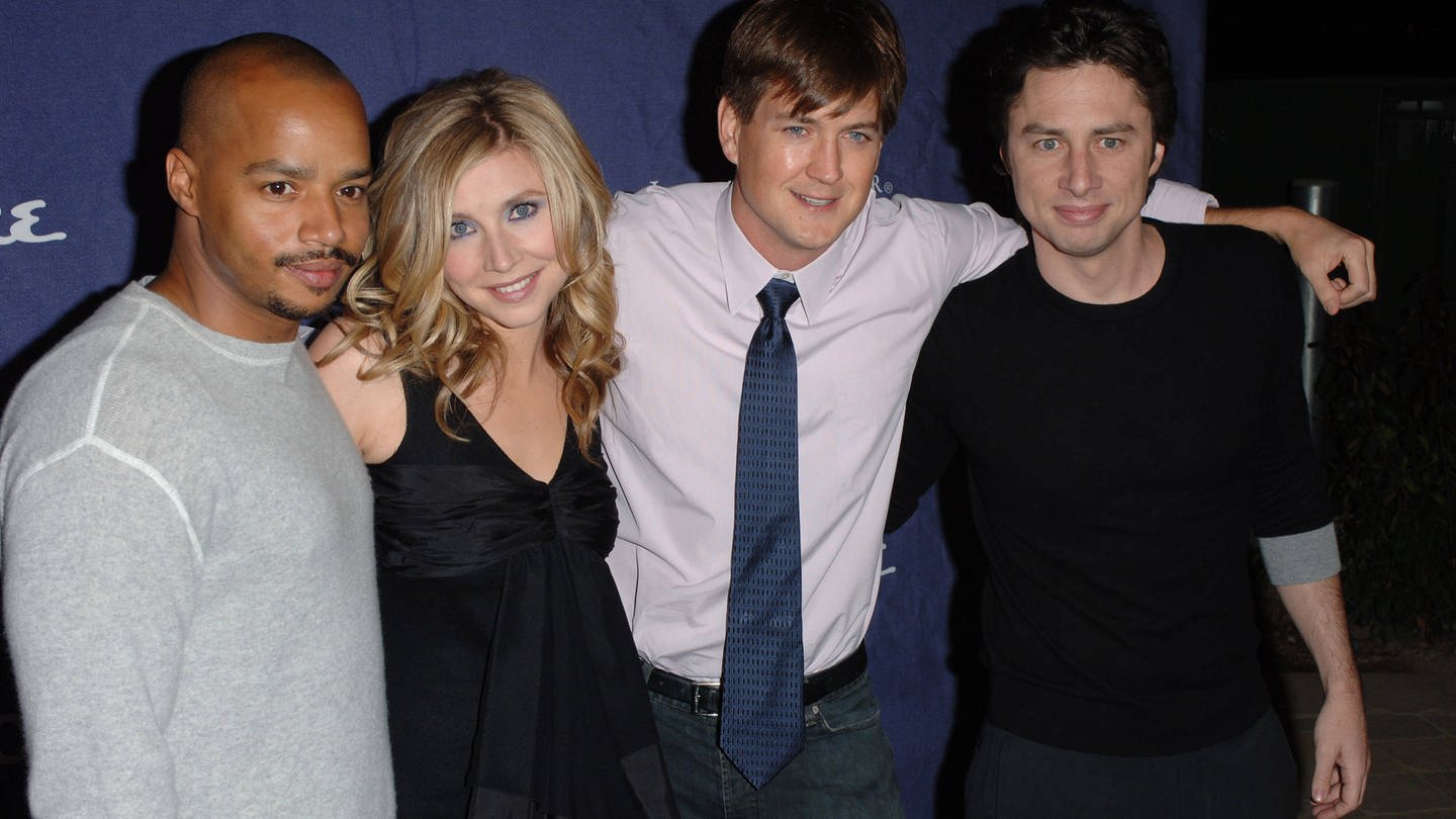 Donald Faison, Sarah Chalke, Bill Lawrence und Zach Braff bei der Premiere der sechsten Staffel der Serie Scrubs.