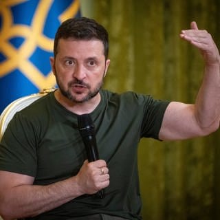 Wolodymyr Selenskyj, Präsident der Ukraine - Selenskyj spricht von "Verlagerung des Krieges": Was meint er damit?