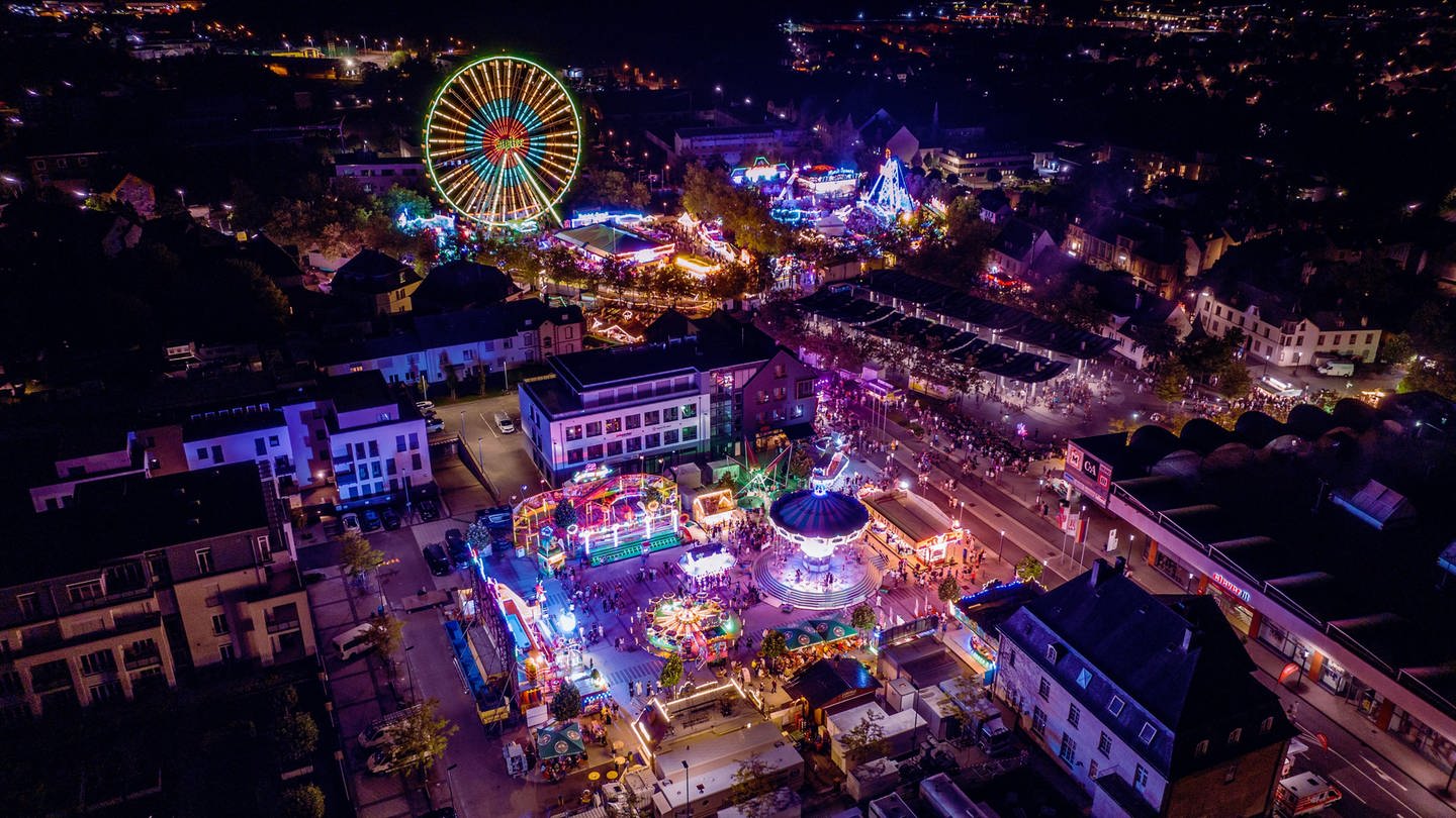 Die Säubrennerkirmes in Wittlich bei Nacht