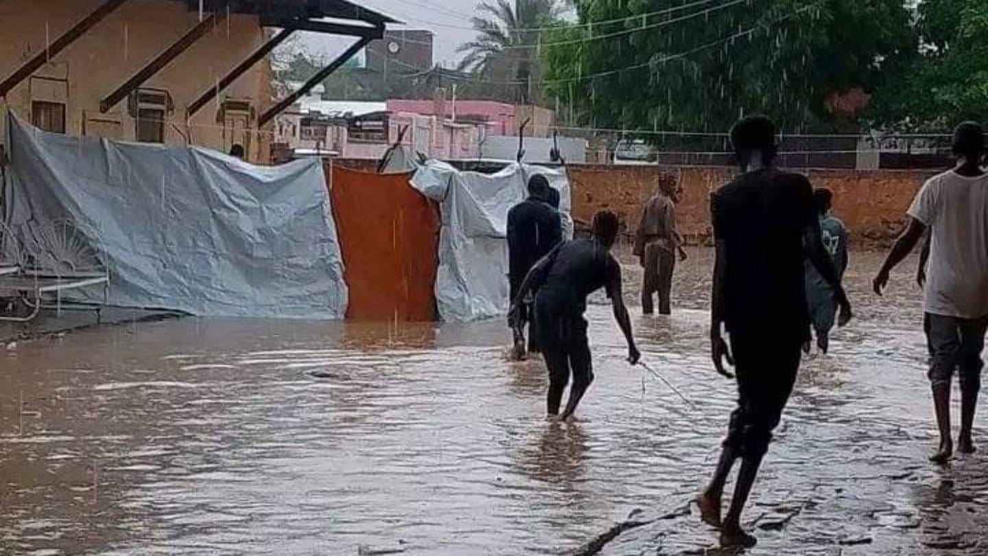 Cholera-Ausbruch im Sudan: Nach wochenlangen Regenfällen ist das Trinkwasser verseucht.