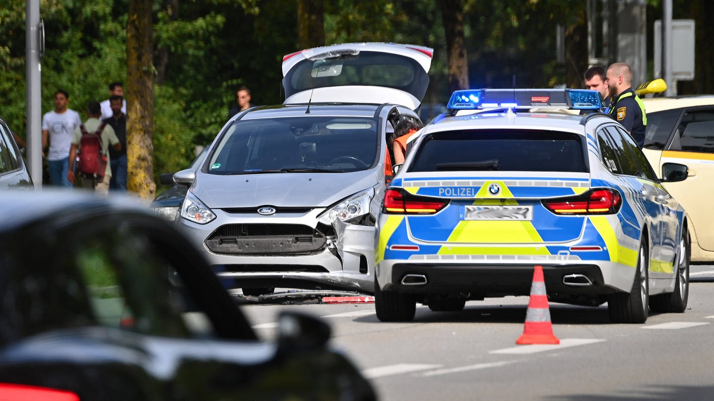 Autounfall mit Blechschaden: Autoversicherungen könnten in einige Regionen Deutschlands günstiger werden.