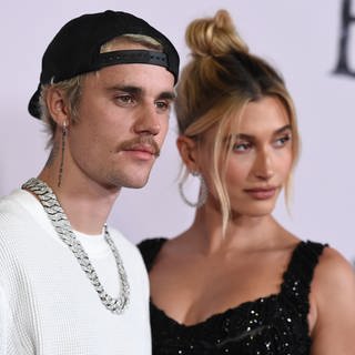 Justin Bieber und Hailey Bieber gemeinsam auf einem Event (Archivbild)