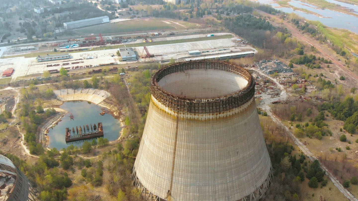 In der Ukraine ist in der radioaktiv belasteten Sperrzone um das Atomkraftwerk Tschernobyl ein Waldbrand ausgebrochen.