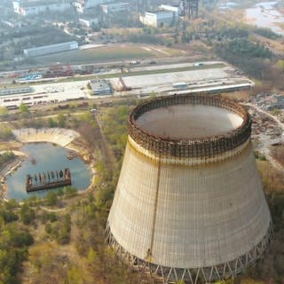 In der Ukraine ist in der radioaktiv belasteten Sperrzone um das Atomkraftwerk Tschernobyl ein Waldbrand ausgebrochen. 