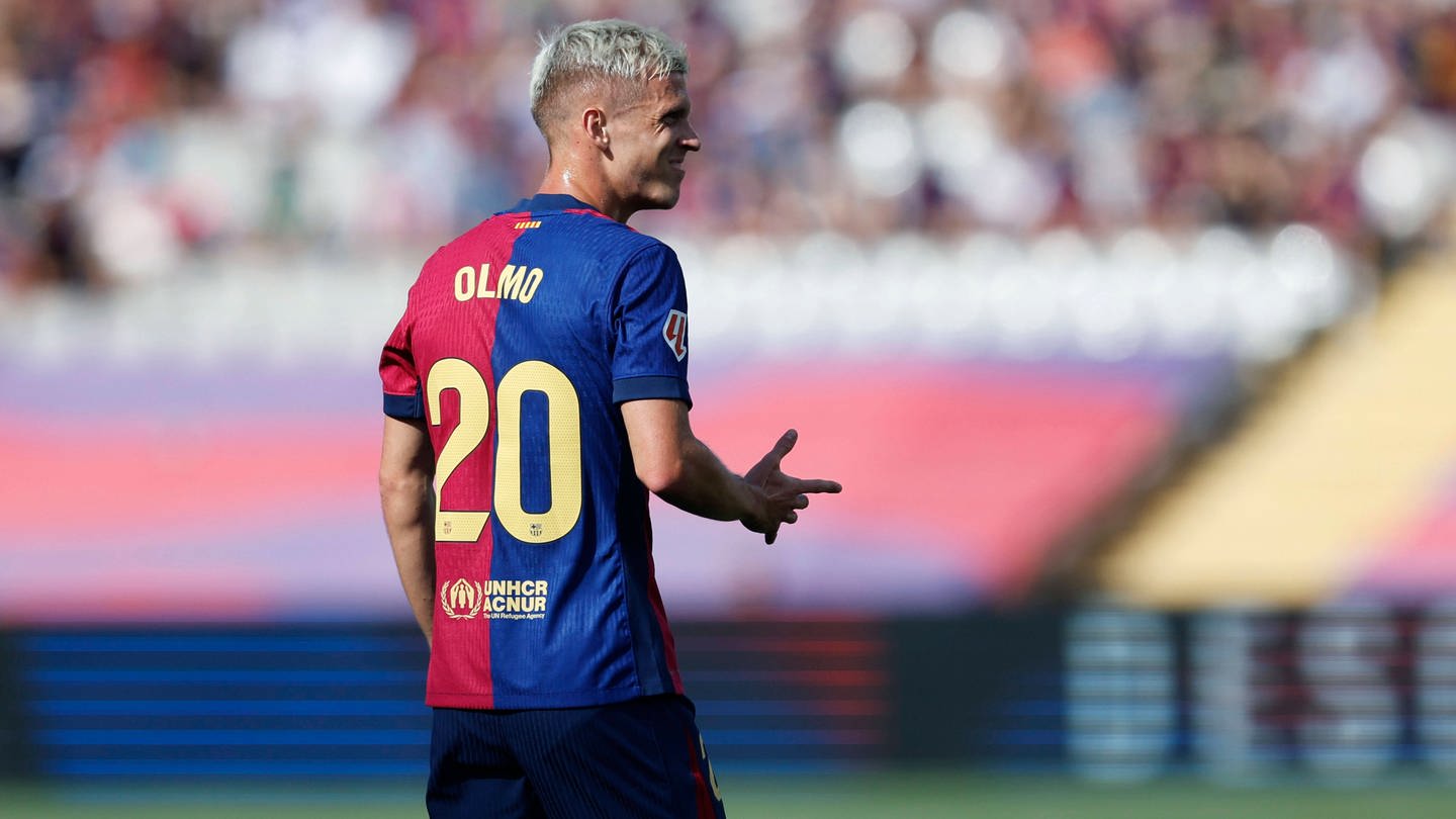 Dani Olmo spielt für den FC Barcelona - Offenbar gibt es weiterhin Probleme mit der Registrierung von Olmo. Möglicherweise kann er ab Januar nicht mehr spielen.