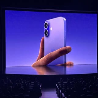 Apple zeigt das neue iPhone 16 bei einem Neuheiten-Event am Hauptquartier des Konzerns.