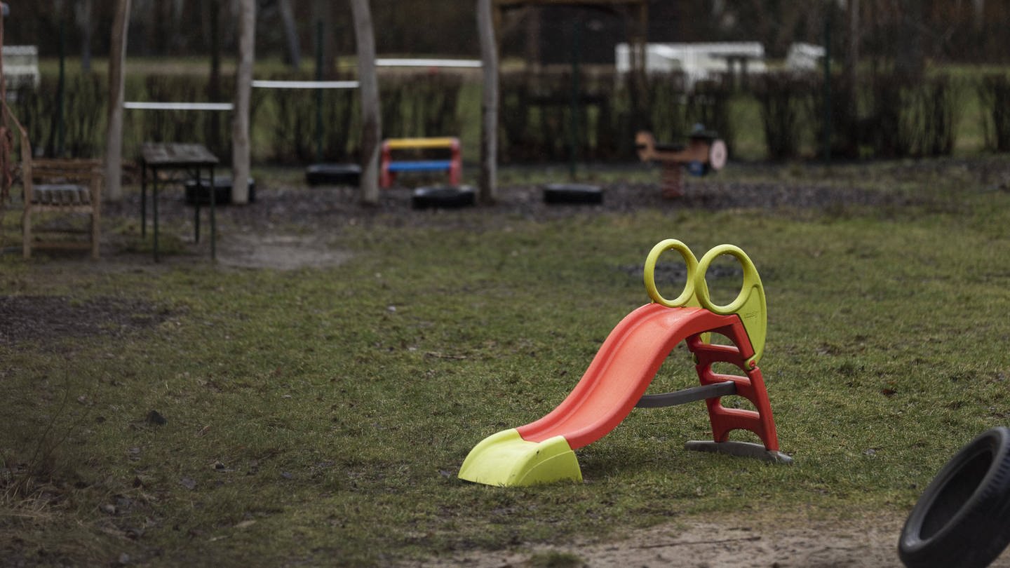 Rutsche auf einem Spielplatz