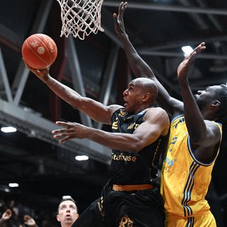 Baskeball-Bundesliga: Die Niners Chemnitz gegen Alba Berlin in der letzten Meisterschaftsrunde.