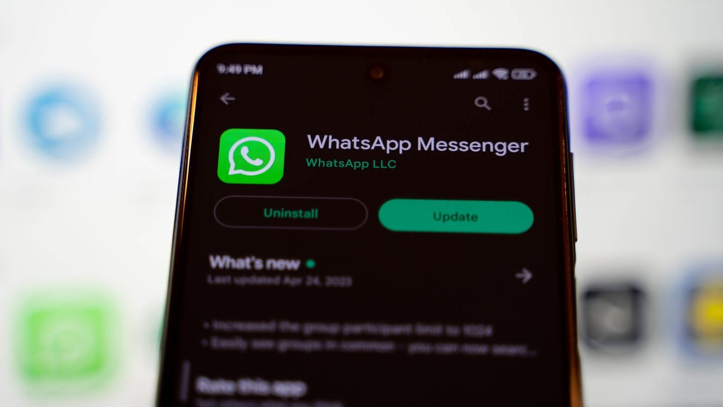 WhatsApp will Nutzern mehr kreative Freiheit lassen. Nach dem Update kannst du bald mehr Design-Elemente im Chat personalisieren.