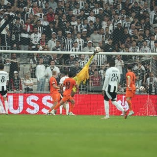 Matchwinner Kaua Santos mit einer Parade gegen Beşiktaş Istanbul.