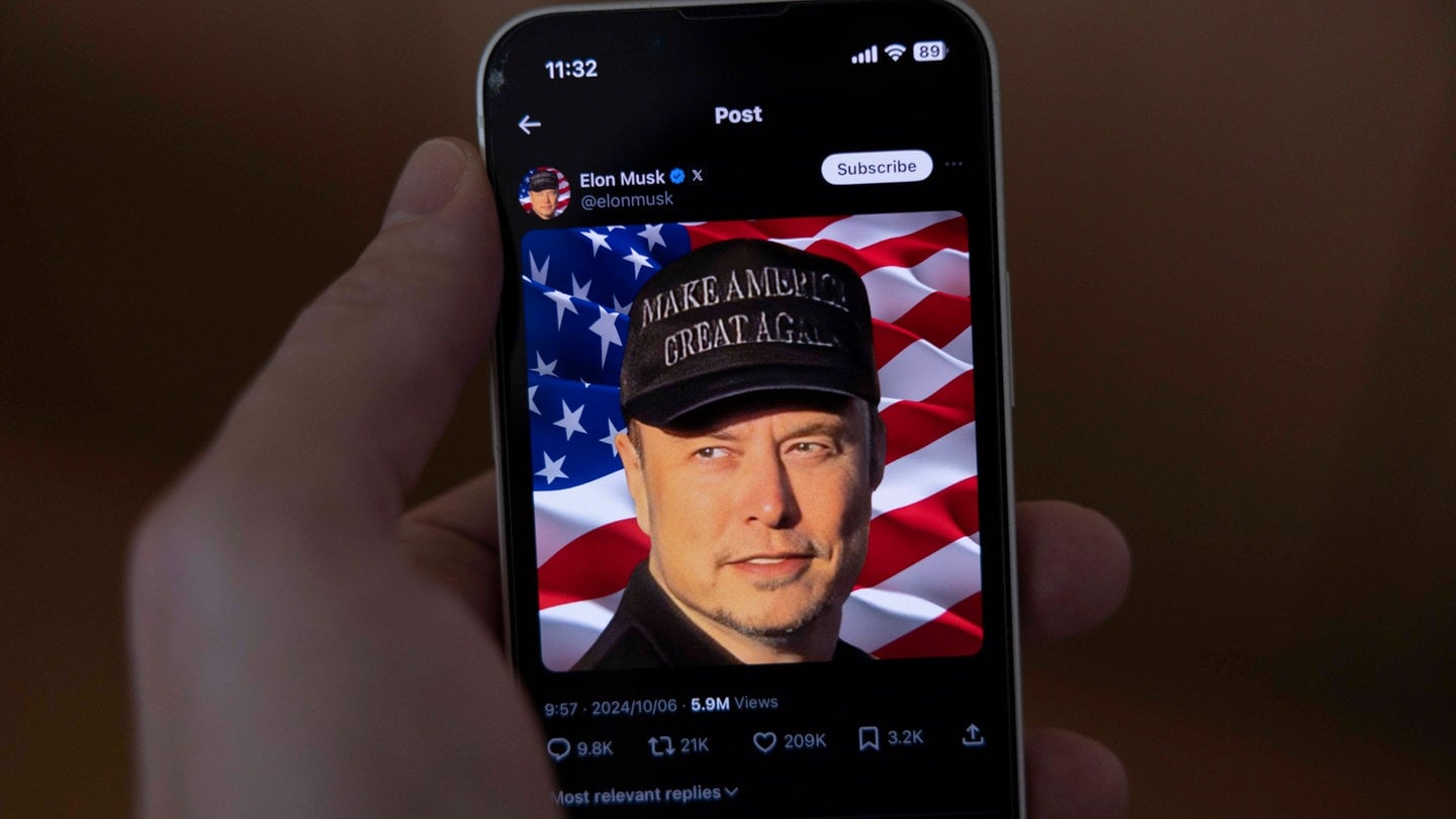 Elon Musk im US-Wahlkampf: Er sammelt Unterschriften und verlost gleichzeitig eine Million Dollar am Tag.