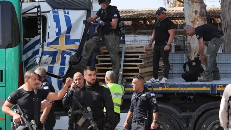 Anschlag-in-Israel-LKW-f-hrt-in-Menschenmenge