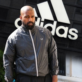 Kanye West und Adidas haben ihren Rechtsstreit beigelegt. Die Yeezy-Sneaker, die noch auf Lager sind, werden derzeit abverkauft - ein Teil des Erlöses werde gespendet.