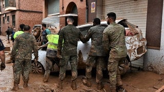 Soldaten bei dem Hilfseinsatz in Spanien.