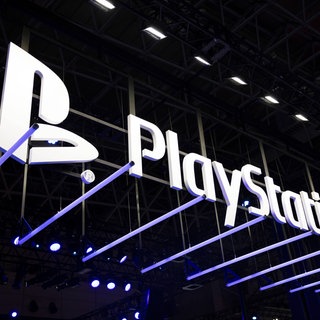 Play Station logo.