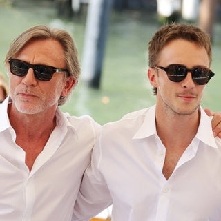 Daniel Craig und Drew Starkey sind bei den 81. Internationalen Filmfestspielen von Venedig am 3. September 2024 in Venedig, Italien, zu sehen.