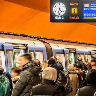 Symbolbild volle U-Bahnstation