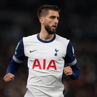 Tottenham Hotspur v Manchester City - Carabao Cup Fourth Round LONDON, ENGLAND - OCTOBER 30: Rodrigo Bentancur of Tottenham Hotspur during the Carabao Cup Fourth Round match between Tottenham Hotspur and Manchester City at Tottenham Hotspur Stadium on October 30, 2024 in London, England. London Tottenham Hotspur Stadium England United