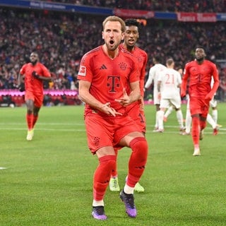 Bayern-Stürmer Harry Kane schießt mit seinem Hattrick die Münchner gegen Augsburg zum Sieg