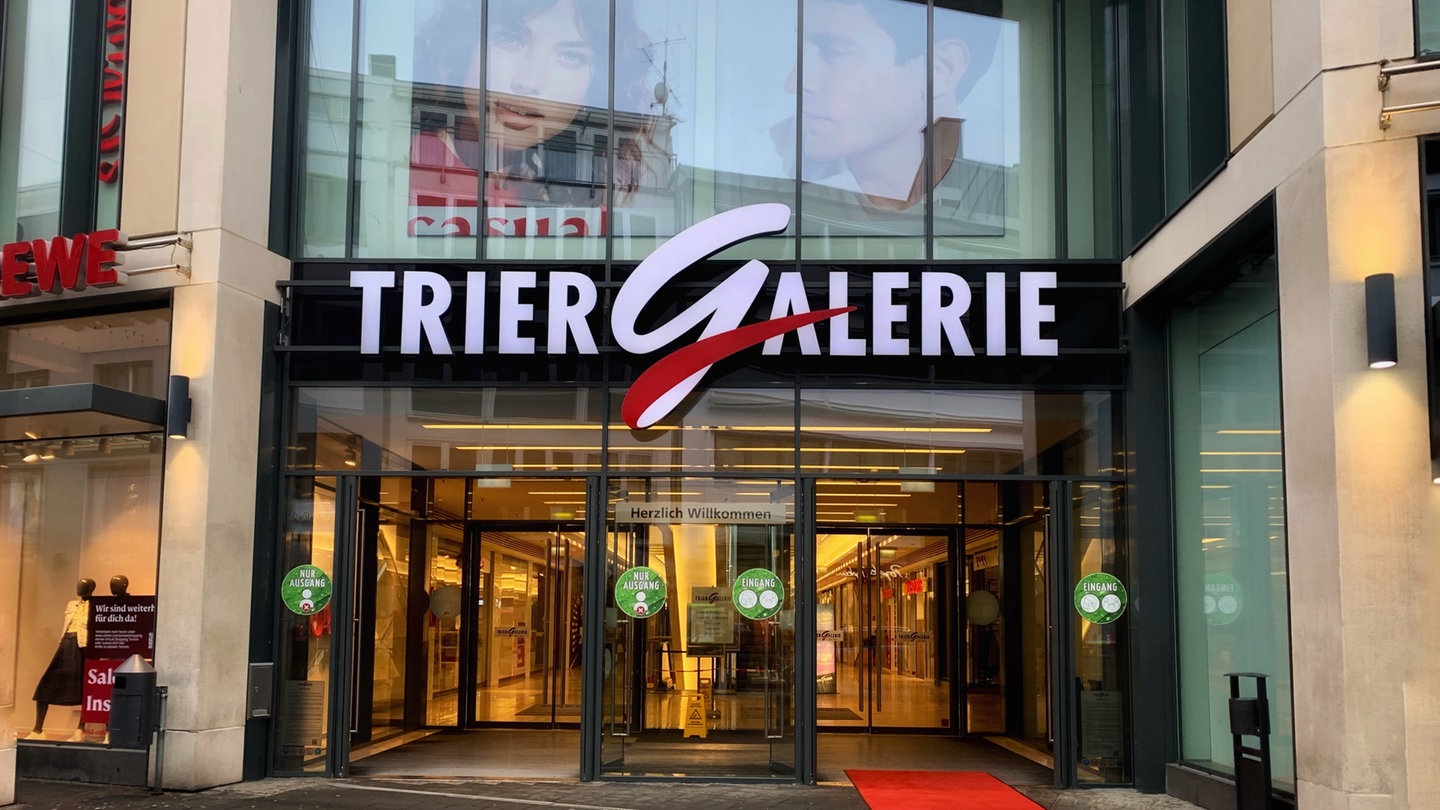 Eingang der Trier Galerie: Hier findet heute (27.11.24) ein Casting für einen Hollywood-Film statt