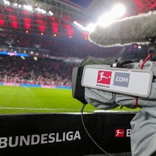 Kamera filmt Bundesligaspiel