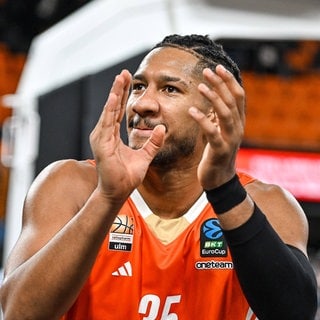 Im Auswärtsspiel bei Joventut Badalona am Mittwochabend gelang ratiopharm Ulm ein 102:88 Sieg. Karim Jallow man of the match.