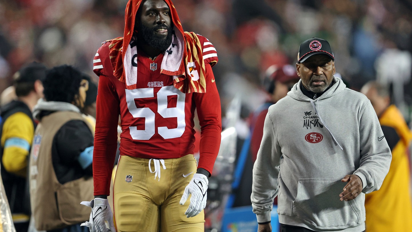 American Football, Profiliga NFL, Hauptrunde, San Francisco 49ers - Los Angeles Rams: De'Vondre Campbell von den San Francisco 49ers geht während der zweiten Halbzeit in die Umkleidekabine.