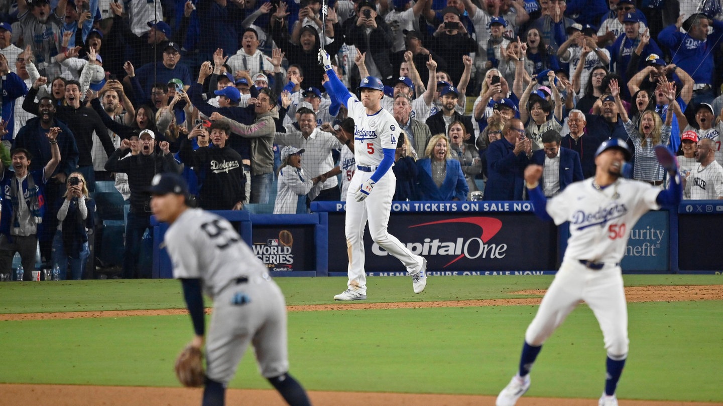 Freddie Freeman von den Los Angeles Dodgers jubelt