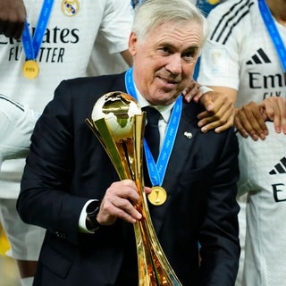 Real Madrid hat in Doha den Interkontinental-Cup gegen den CF Pachuca gewonnen. Carlo Ancelotti ist damit der neue Rekord-Coach bei den Königlichen.