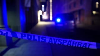 Ein Polizeiabsperrung in Schweden: Rapper Gaboro soll auf einem Parkplatz erschossen worden sein. Jetzt geht ein Video viral.