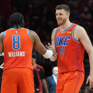 Isaiah Hartenstein und die Oklahoma City Thunder haben gegen Miami ihr siebtes Spiel in Folge gewonnen. Bislang die längste Serie der laufenden NBA Saison.