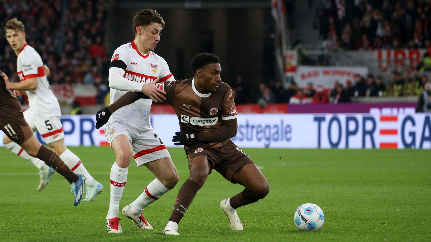 St. Pauli Spieler Oladapo Afolayan wurde auf Instagram rassistisch beleidigt.