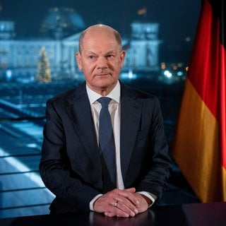 Bundeskanzler Olaf Scholz - hier bei seiner Neujahrsansprache - ist gegen ein generelles Böllerverbot in Deutschland. Viele Menschen hatten ein Verbot in einer Petition gefordert.