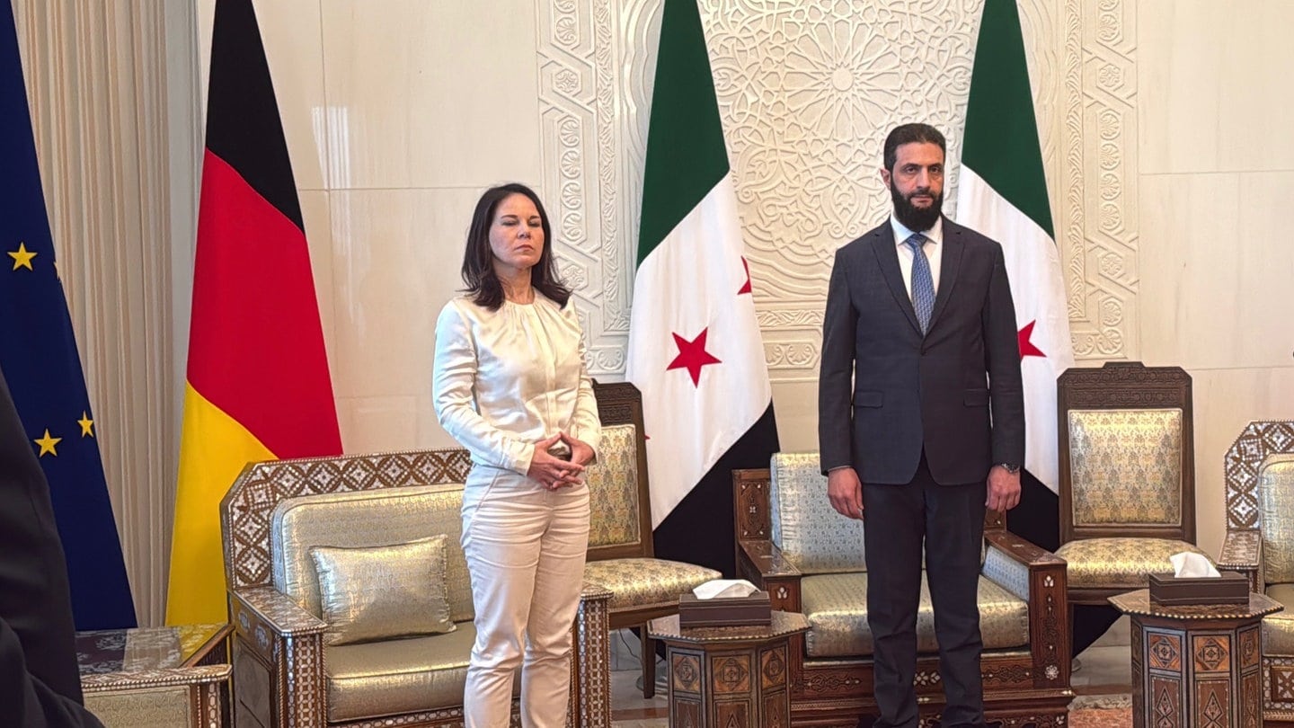 Außenministerin Annalena Baerbock trifft sich mit dem neuen syrischen Machthaber Ahmed al-Scharaa im Präsidentenpalast in Damaskus.