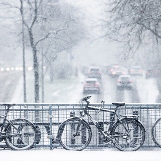 Glatteis und Schnee in RLP und BW