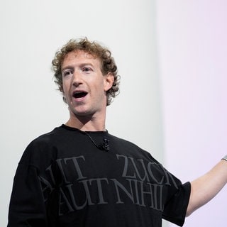 Mark Zuckerberg, Chief Executive Officer von Meta, spricht während der Meta Connect Konferenz. Der Meta-Boss hat mitgeteilt, dass die Inhalte auf Facebook und Instagram nicht mehr extern geprüft werden. Faktenchecks wird es also nicht mehr geben.