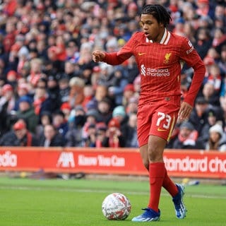 Rio Ngumoha im Trikot des Liverpool FC