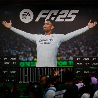 Jude Bellingham auf dem Cover von FC 25. Spieleentwickler EA Sports hat jetzt ein großes Update gebracht.