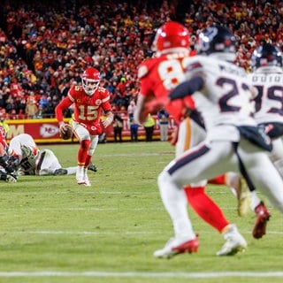 Zum siebten Mal in Folge stehen die Kansas City Chiefs im AFC-Finale. Vor allem der Boyfriend von Taylor Swift, Travis Kelce, war richtig on fire!