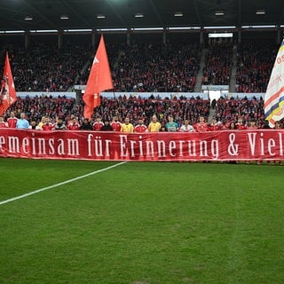 Vor 80 Jahren wurde das Vernichtungslager der Nazis Auschwitz-Birkenau befreit. Die Bundesliga erinnert an diesen Tag.