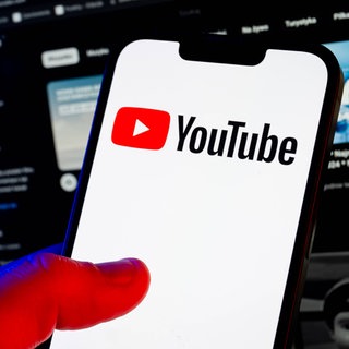 Zuschauer versuchen auf YouTube lästige Ads mit Blockern zu umgehen, doch das könnte jetzt tricky werden. Google startet eine globale Kampagne.