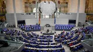 Politiker im Bundestag: Der Bundestag hat über einen Gesetzentwurf zum "Zustrombegrenzungsgesetz" abgestimmt