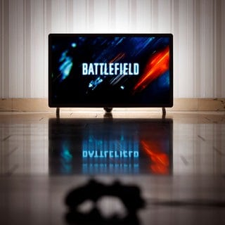 Das Logo der Spielereihe Battlefield auf einem Bildschirm. Jetzt gibts das erste Gameplay zu Battelfield Next und du kannst dich für das Playtest anmelden.