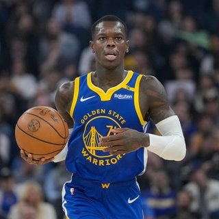 Dennis Schröder im Trikot der Golden State Warrriors