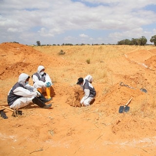 Juni 2020: Grabungen in Libyen nach einem Massengrab.