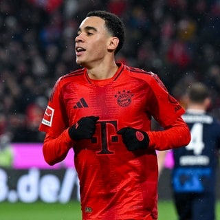 Jamal Musiala bleibt dem FC Bayern erhalten.