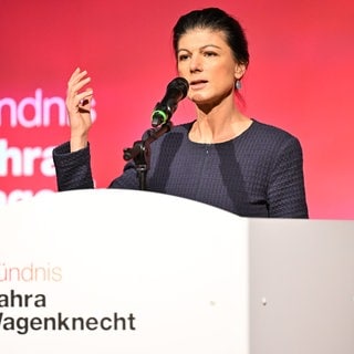 Sahra Wagenknecht, Bundesvorsitzende des Bündnis Sahra Wagenknecht (BSW), auf einer Wahlkampfveranstaltung. Das Bundesverfassungsgericht hat entschieden: Die ARD-"Wahlarena" darf ohne Wagenknecht stattfinden.