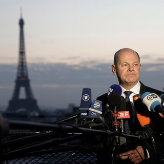 Olaf Scholz beim EU-Sondergipfel in Paris.