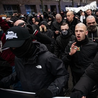 Rechtsextreme Demonstranten in Berlin-Friedrichshain.